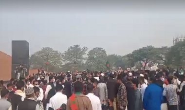 শহীদ বুদ্ধিজীবীদের শ্রদ্ধা নিবেদনে মানুষের ঢল