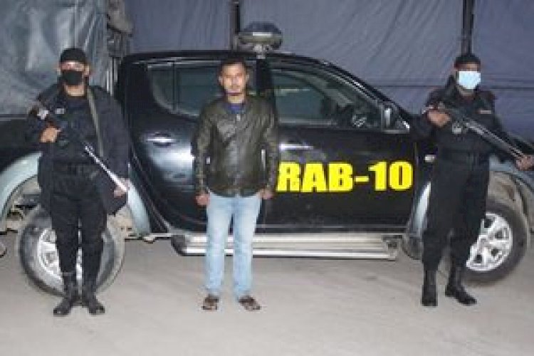 ভুয়া ড্রাইভিং লাইসেন্স তৈরির সময় র‍্যাবের হাতে  গ্রেফতার  সোহেল