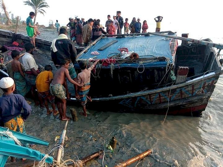 নব দম্পতিসহ ট্রলারডুবিতে ৭ জনের মরদেহ উদ্ধার