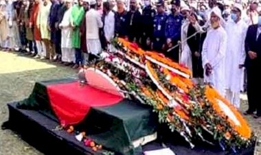 সিরাজগঞ্জের উল্লাপাড়ায় এইচ টি ইমামের জানাজা অনুষ্ঠিত