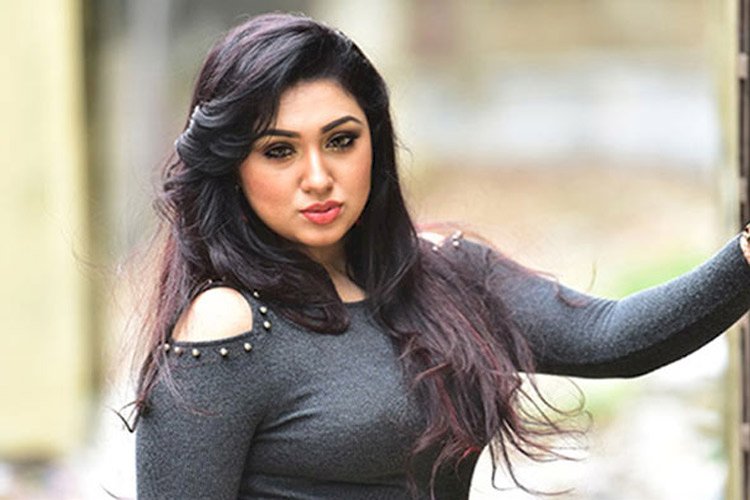 কলকাতার সিনেমার মাধ্যমে অভিনয়ে ফিরছেন অপু