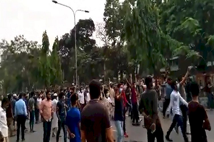 নিউমার্কেটে ব্যবসায়ীদের বিক্ষোভ