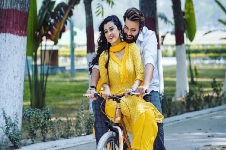 শাকিবের কাছ থেকে ঘরে ফিরেই অসুস্থ নায়িকা!