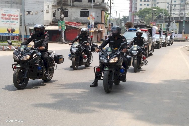 র‌্যাবের চেকপোস্ট ও রোবাস্ট প্যাট্রোলিং