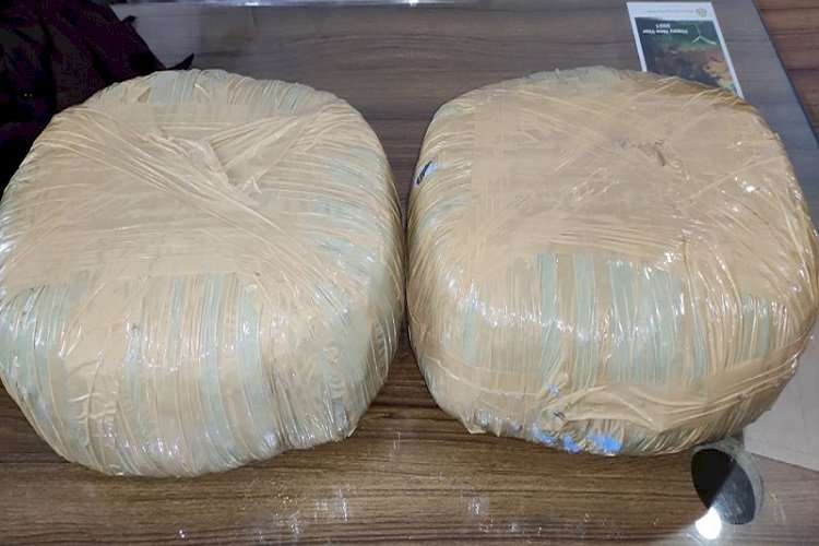 ৮ কেজি গাঁজাসহ গ্রেপ্তার তিন