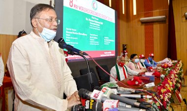 খালেদা জিয়াকে চিকিৎসার জন্য বিদেশ নেয়ার প্রয়োজন আছে কি না প্রশ্ন তথ্যমন্ত্রীর