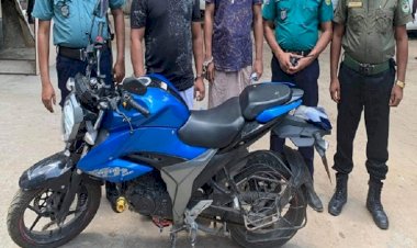 ৯৯৯ এ ফোন, মতিঝিলে দুই ছিনতাইকারী গ্রেপ্তার