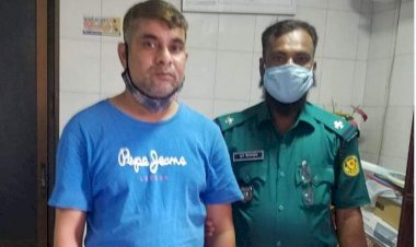 ধোলাইখালে রিক্সাওয়ালাকে নির্যাতনকারী পুলিশের কব্জায়