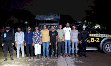 অস্ত্রসহ 'রোমান্টিক গ্রুপ’ এর ৮ সদস্য গ্রেপ্তার