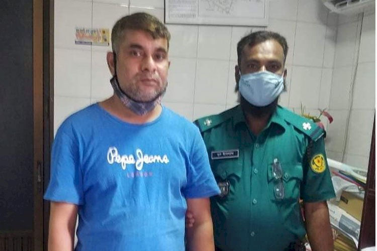 ধোলাইখালে রিক্সাওয়ালাকে নির্যাতনকারী পুলিশের কব্জায়