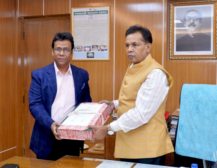 তথ্য ও সম্প্রচার সচিবের দায়িত্ব নিলেন মকবুল হোসেন