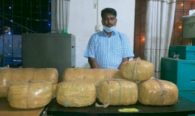 যাত্রী ছাউনিতে দুই বস্তায় মিললো ৪০ কেজি গাঁজা