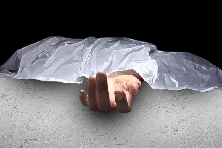 বিছানায় পড়ে ছিলো মা-মেয়ের লাশ