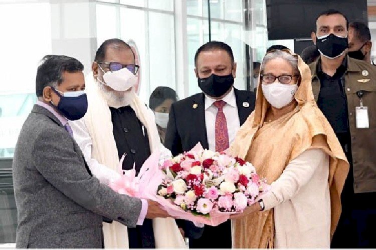 প্যারিস থেকে দেশে ফিরেছেন প্রধানমন্ত্রী