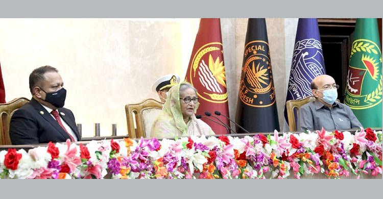 পদ্মা সেতু উদ্বোধনের আগে সশস্ত্র বাহিনীসহ সব বাহিনী সতর্ক থাকুন : প্রধানমন্ত্রী