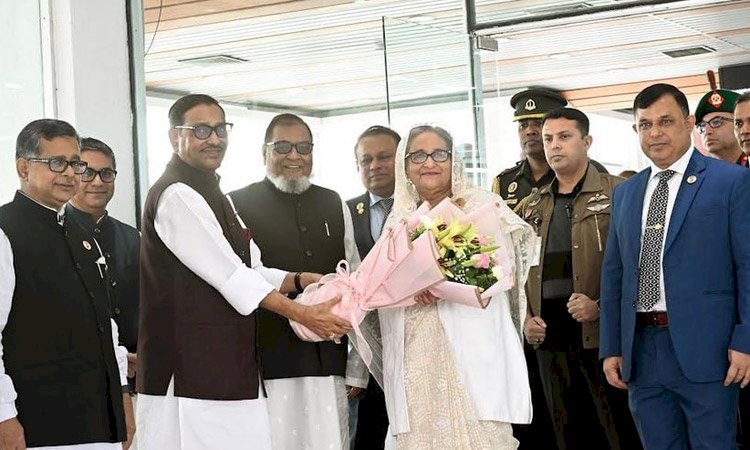 নয়াদিল্লি থেকে দেশে ফিরেছেন প্রধানমন্ত্রী