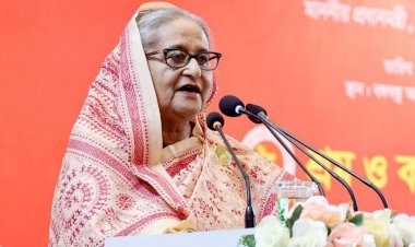 বিলাসিতা ছেড়ে শ্রমিকদের কল্যাণে বিশেষ নজর দিতে শিল্প মালিকদের প্রতি প্রধানমন্ত্রী