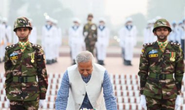 জাতীয় স্মৃতিসৌধে প্রধান উপদেষ্টার শ্রদ্ধা নিবেদন