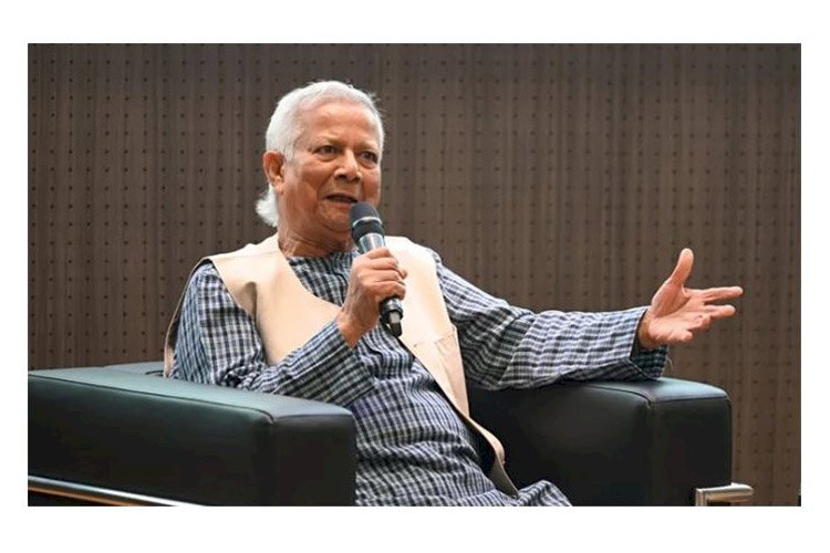 কাতার বিশ্ববিদ্যালয়ে বক্তব্যে শিক্ষার্থীদের ‘তিন-শূন্য মানুষ’ হিসেবে প্রস্তুত করার পরামর্শ প্রধান উপদেষ্টার