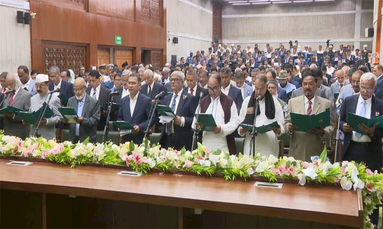 শপথ নিয়েছেন বিএনপির নবনির্বাচিত সংসদ সদস্যরা